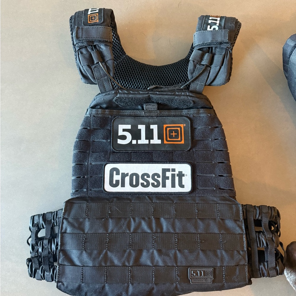 5.11 Tactical Black Weighted Vest Shell ( WEIGHTS NOT INCLUDED)